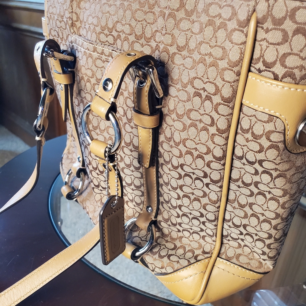 Coach Tote - Picture 3 of 15